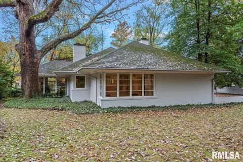 Exterior - 2170 Wiggins Ave, Springfield, IL 62704 photo 5 of 16