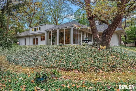Exterior - 2170 Wiggins Ave, Springfield, IL 62704 photo 10 of 16