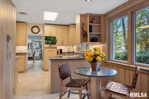 Kitchen - 2170 Wiggins Ave, Springfield, IL 62704 photo 6 of 6