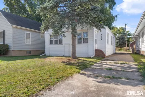 2069 N 8th St, Springfield, IL 62702