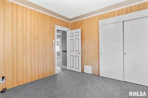 Bedroom - 2069 N 8th St, Springfield, IL 62702 photo 4 of 6