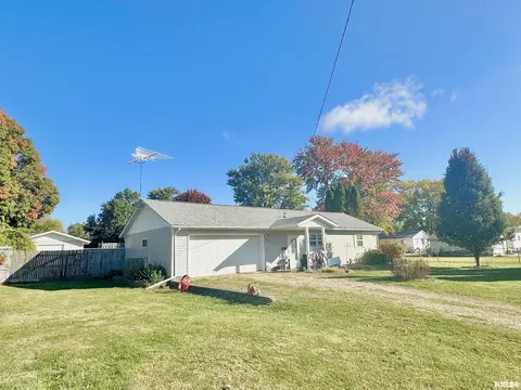 103 W Sanitary St, Abingdon, IL 61410