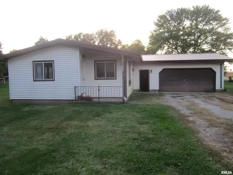 520 NW Avenue St, Mason City, IL 62664