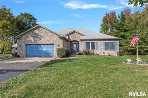 3153 Covered Bridge Rd, Chatham, IL 62629