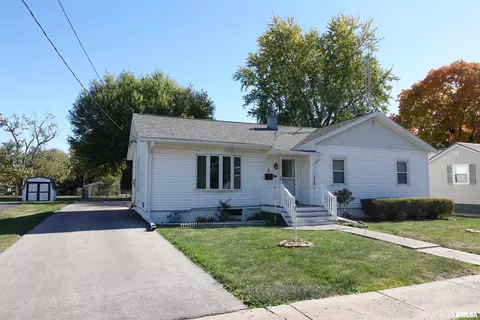 7 Chestnut St, Galesburg, IL 61401