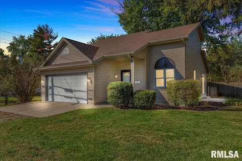 506 S Kennedy Ave, Auburn, IL 62615