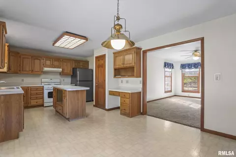 1616 Hunter Ridge Dr, Springfield, IL 62704 photo 11