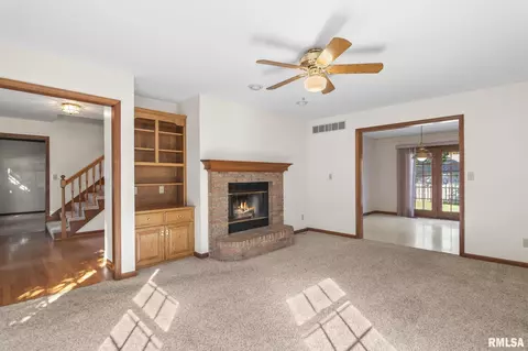 1616 Hunter Ridge Dr, Springfield, IL 62704 photo 7