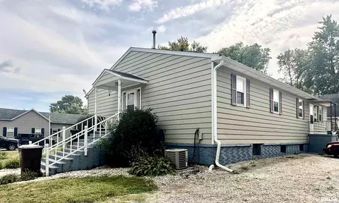 519 W Monroe St, Auburn, IL 62615