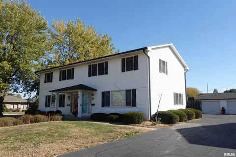 1187 Sweetbriar Pl, Galesburg, IL 61401