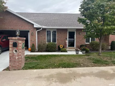 107 W Waterford Dr, Quincy, IL 62305