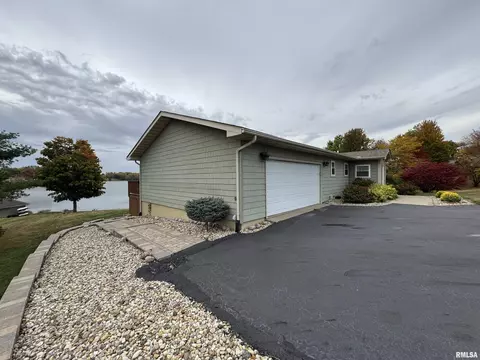 116 Kramer Rd, Avon, IL 61415 photo 4