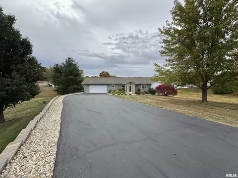 116 Kramer Rd, Avon, IL 61415 photo 2