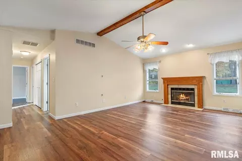 Living - 3113 Superior Dr, Springfield, IL 62707 photo 3 of 3
