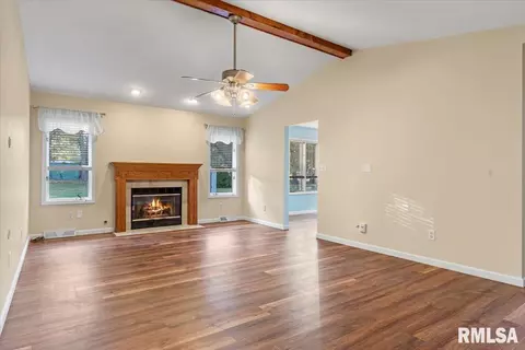 Living - 3113 Superior Dr, Springfield, IL 62707 photo 1 of 3