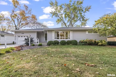 216 W Mcgrath St, Williamsville, IL 62693