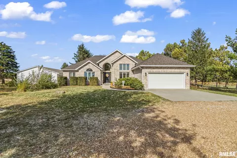 4625 W Divernon Rd, Auburn, IL 62615