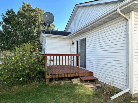 Exterior - 2409 Cormorant Dr, Springfield, IL 62711 photo 2 of 2