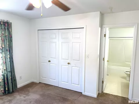 Bedroom - 2409 Cormorant Dr, Springfield, IL 62711 photo 2 of 4