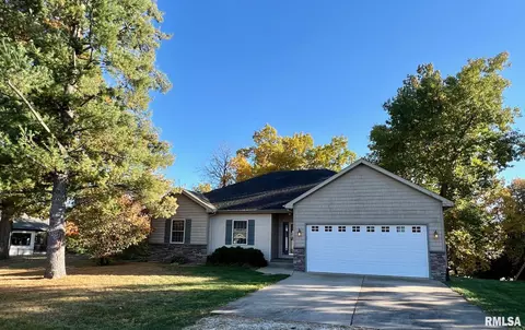 337 Elm Ln, Petersburg, IL 62675