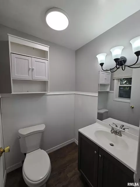 936 E Kinzie St, Riverton, IL 62561 photo 25