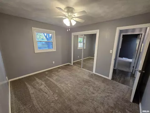 936 E Kinzie St, Riverton, IL 62561 photo 18