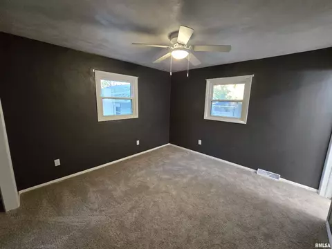 936 E Kinzie St, Riverton, IL 62561 photo 21