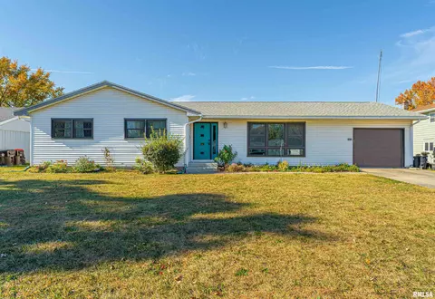 1519 Rutledge Dr, Lincoln, IL 62656