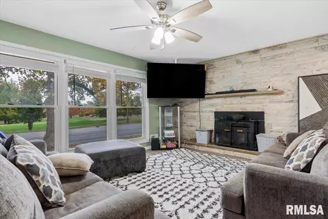 1901 Parkview Dr, Springfield, IL 62704 photo 4