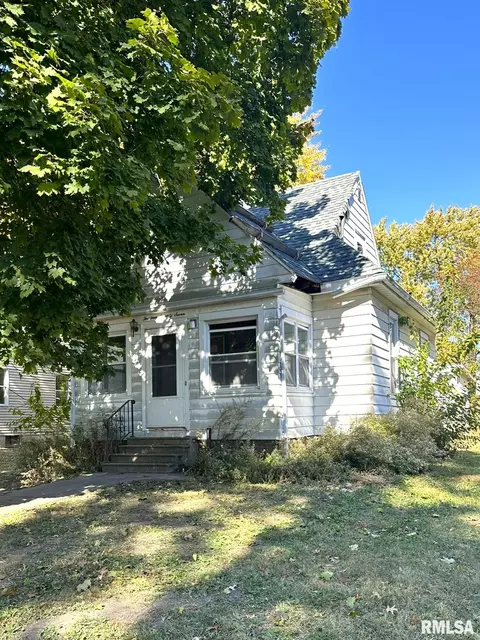 1477 Williams St, Galesburg, IL 61401