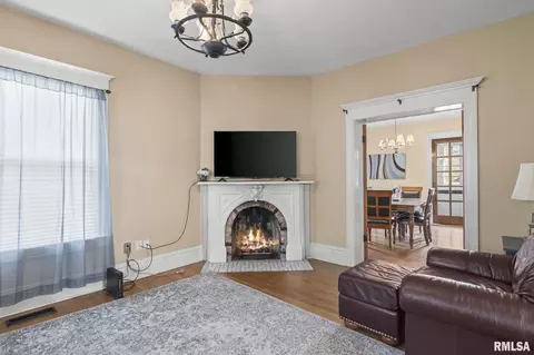 800 S Park Ave, Springfield, IL 62704 photo 12