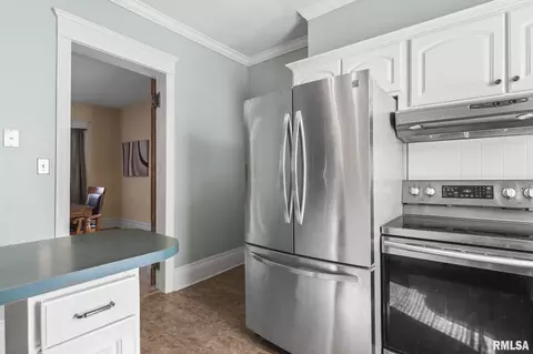 800 S Park Ave, Springfield, IL 62704 photo 16
