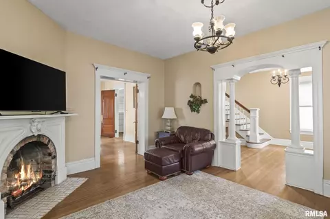 800 S Park Ave, Springfield, IL 62704 photo 9