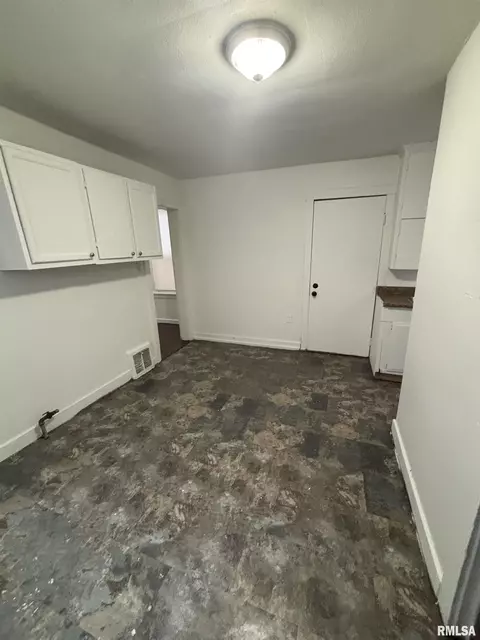 1004 S 13th St, Springfield, IL 62703 photo 5