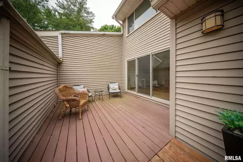 Exterior - 77 Country Pl, Springfield, IL 62703 photo 8 of 12