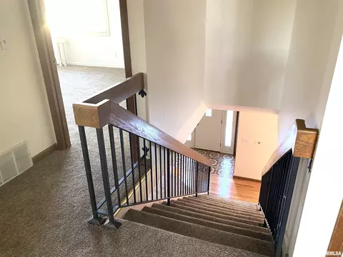 Entry Way - 77 Country Pl, Springfield, IL 62703 photo 3 of 4