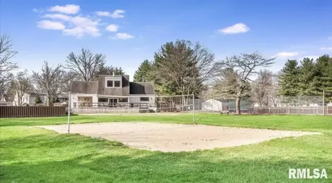 Exterior - 77 Country Pl, Springfield, IL 62703 photo 6 of 12