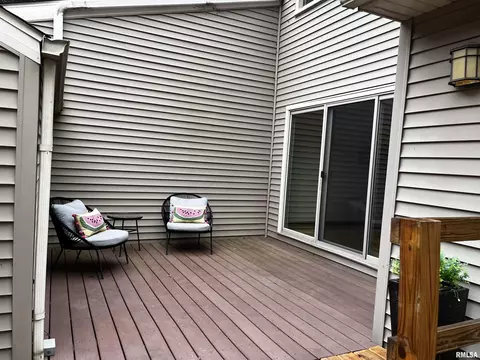 Exterior - 77 Country Pl, Springfield, IL 62703 photo 5 of 12