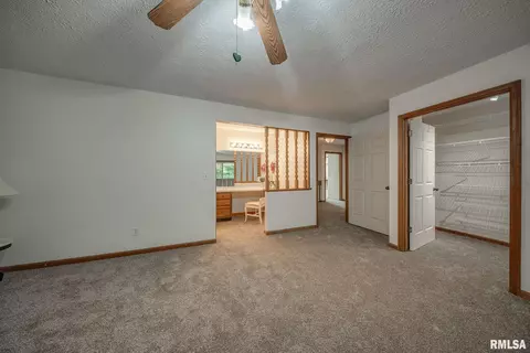 Bedroom - 77 Country Pl, Springfield, IL 62703 photo 8 of 12