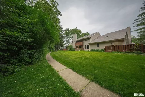 Exterior - 77 Country Pl, Springfield, IL 62703 photo 12 of 12