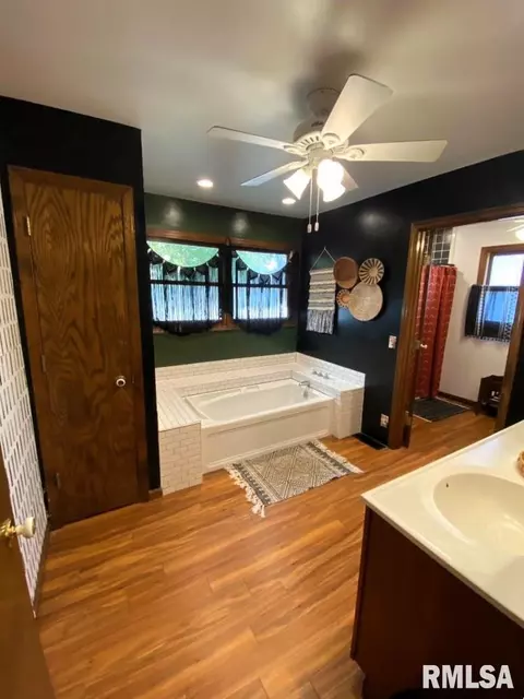348 S Alkire St, Greenview, IL 62642 photo 42