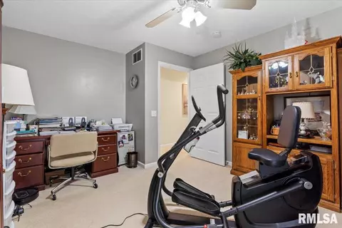 Bedroom - 3516 Glengate Dr, Springfield, IL 62711 photo 7 of 10
