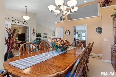 Dining - 3516 Glengate Dr, Springfield, IL 62711 photo 1 of 3