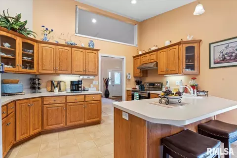 Kitchen - 3516 Glengate Dr, Springfield, IL 62711 photo 2 of 4