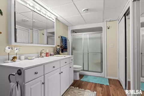 Bath - 3516 Glengate Dr, Springfield, IL 62711 photo 3 of 3