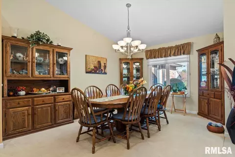 Dining - 3516 Glengate Dr, Springfield, IL 62711 photo 3 of 3