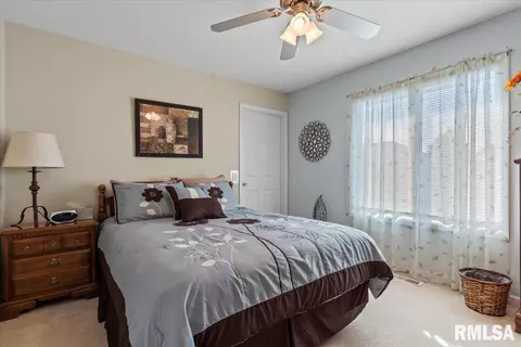 Bedroom - 3516 Glengate Dr, Springfield, IL 62711 photo 8 of 10