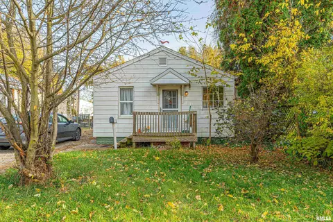 1010 N Logan St, Lincoln, IL 62656