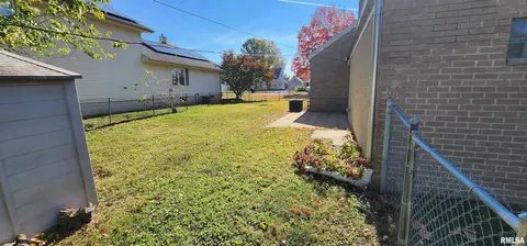 2904 Leonard St, Springfield, IL 62704 photo 5