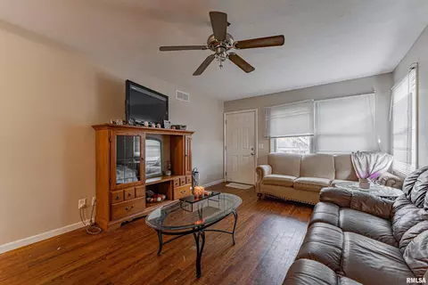 511-513 W North St, Mclean, IL 61754 photo 17